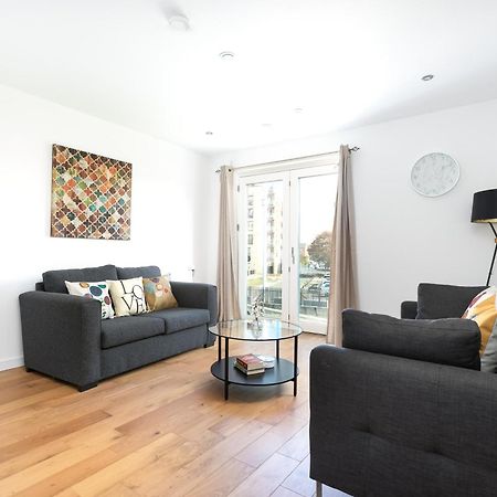 Skyvillion - Olympic View London Stratford Apartment Luaran gambar