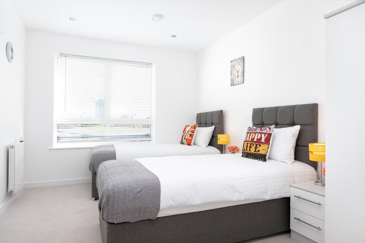 Skyvillion - Olympic View London Stratford Apartment Luaran gambar