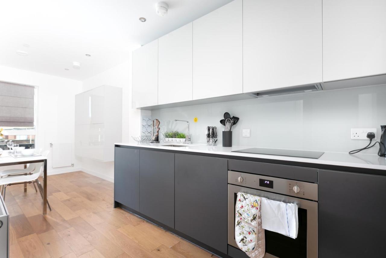 Skyvillion - Olympic View London Stratford Apartment Luaran gambar