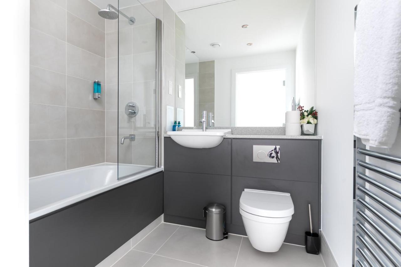 Skyvillion - Olympic View London Stratford Apartment Luaran gambar