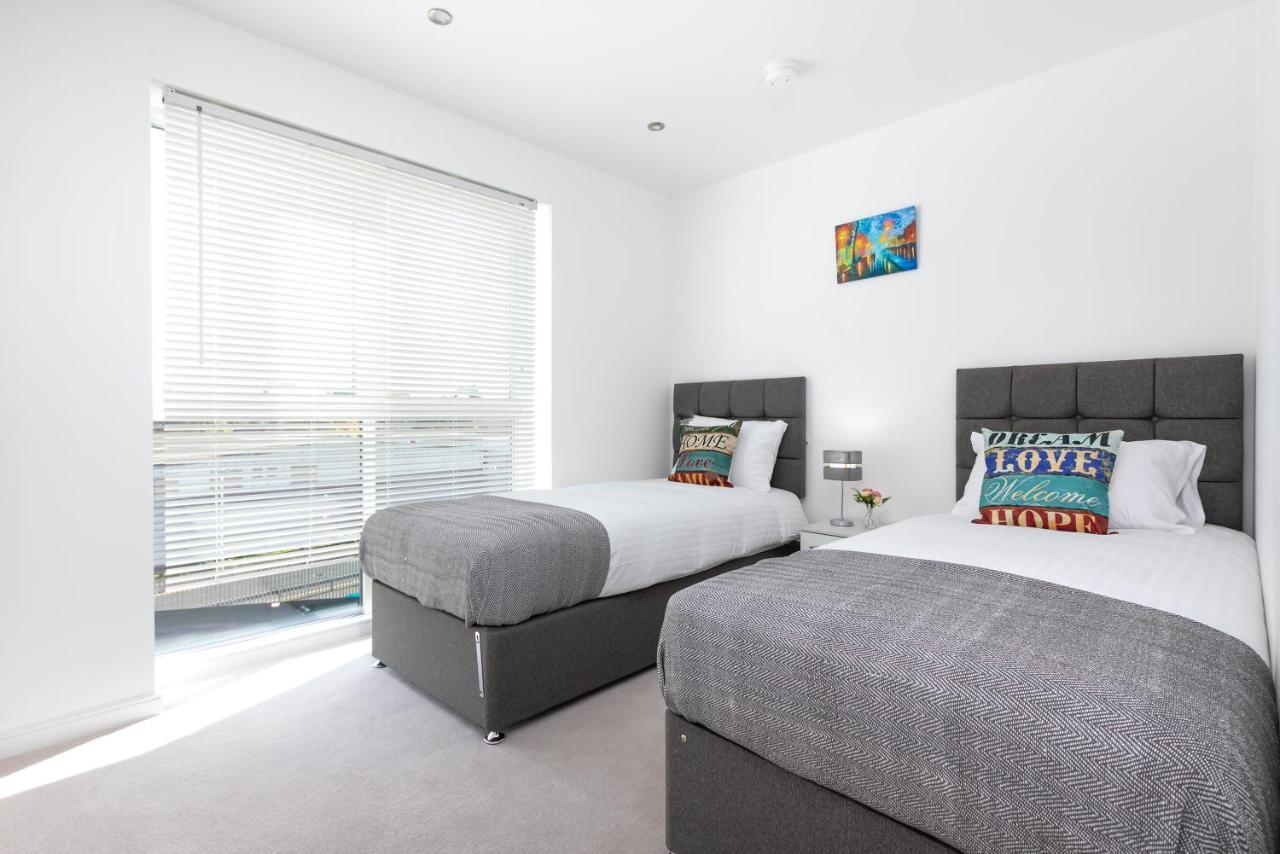 Skyvillion - Olympic View London Stratford Apartment Luaran gambar